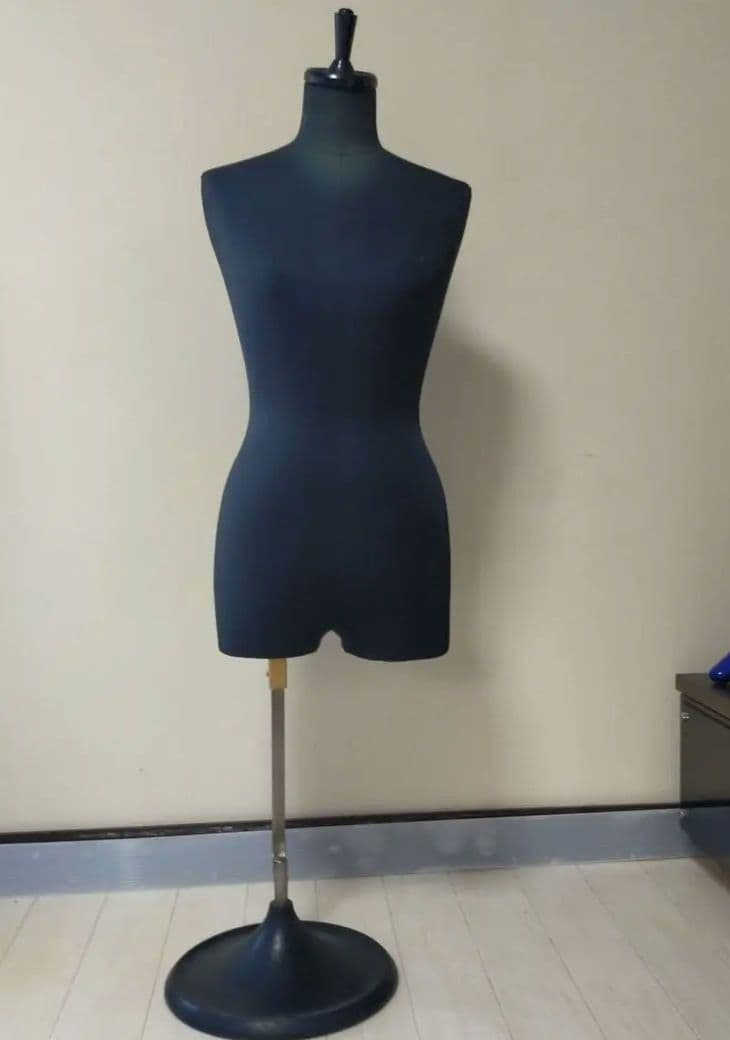 値段を下げました。女性用トルソー ブラック