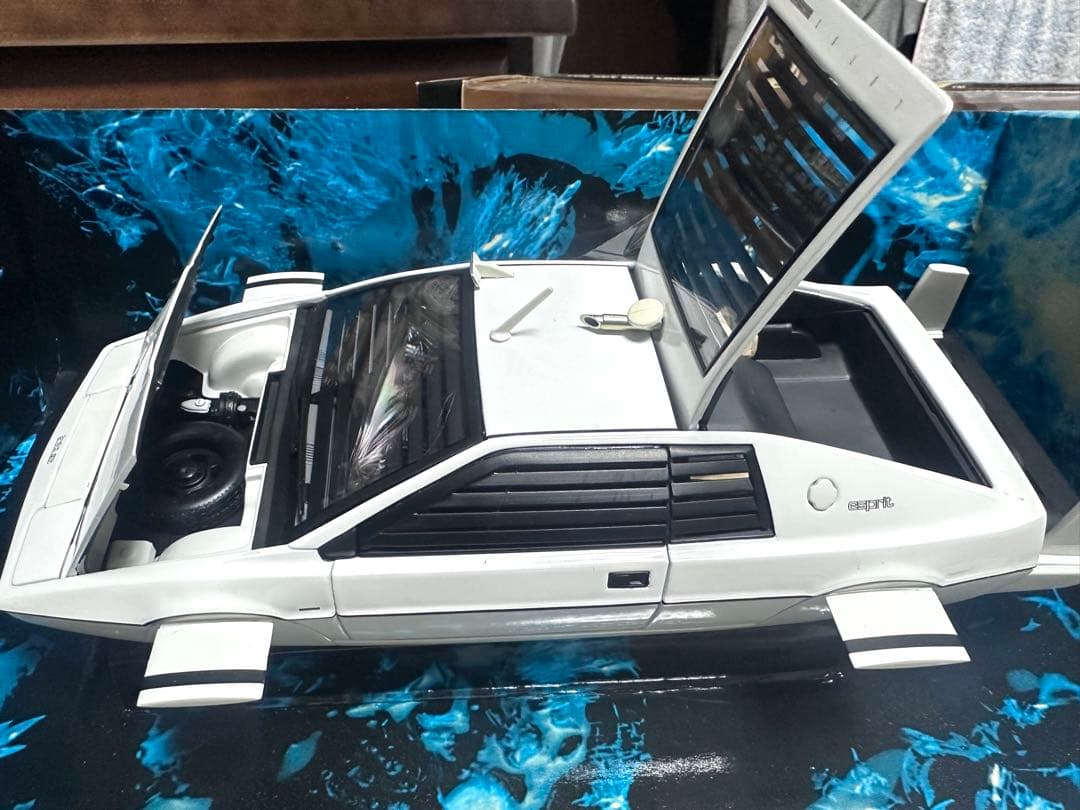 1/18 オートアート ロータス エスプリ 007 私を愛したスパイ サブマリン