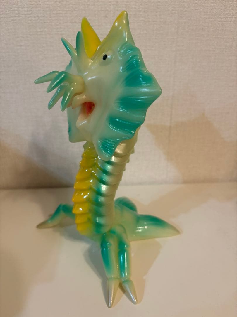 M1号 ビラ星人　蓄光ソフビ　サンプル　NG品