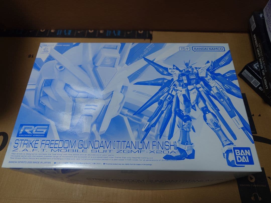 RG ストライクフリーダム、デスティニーガンダム　チタニウムフィニッシュ、他