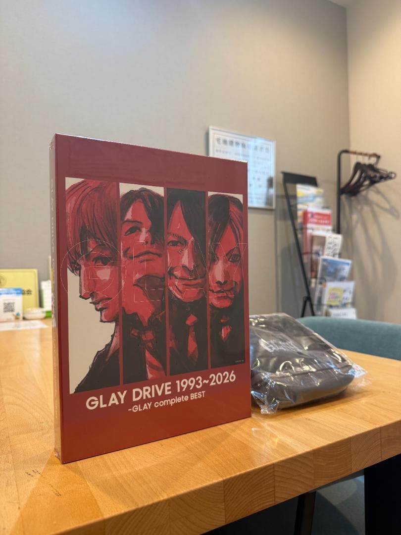 オマケ付き　DRIVE GLAY complete BEST　CDプレイヤー付き