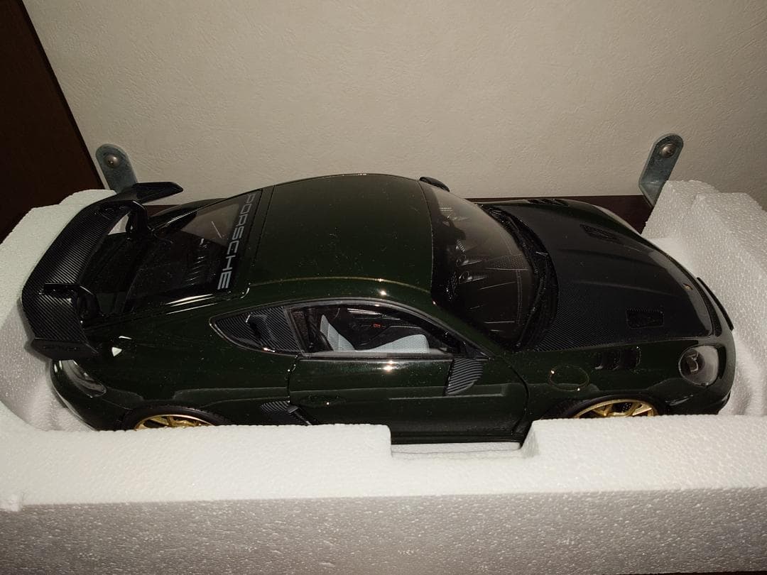 ノレブ 1/18 ポルシェ ケイマン GT4 RS ブリュースターグリーン