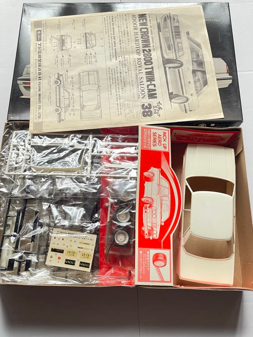 未組立　NEW CROWN 2800 TWIN-CAM フジミ　プラモデル