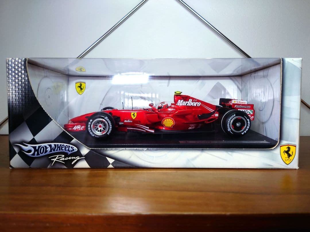 【マルボロ加工】1/18 Ferrari F2007 キミ・ライコネン