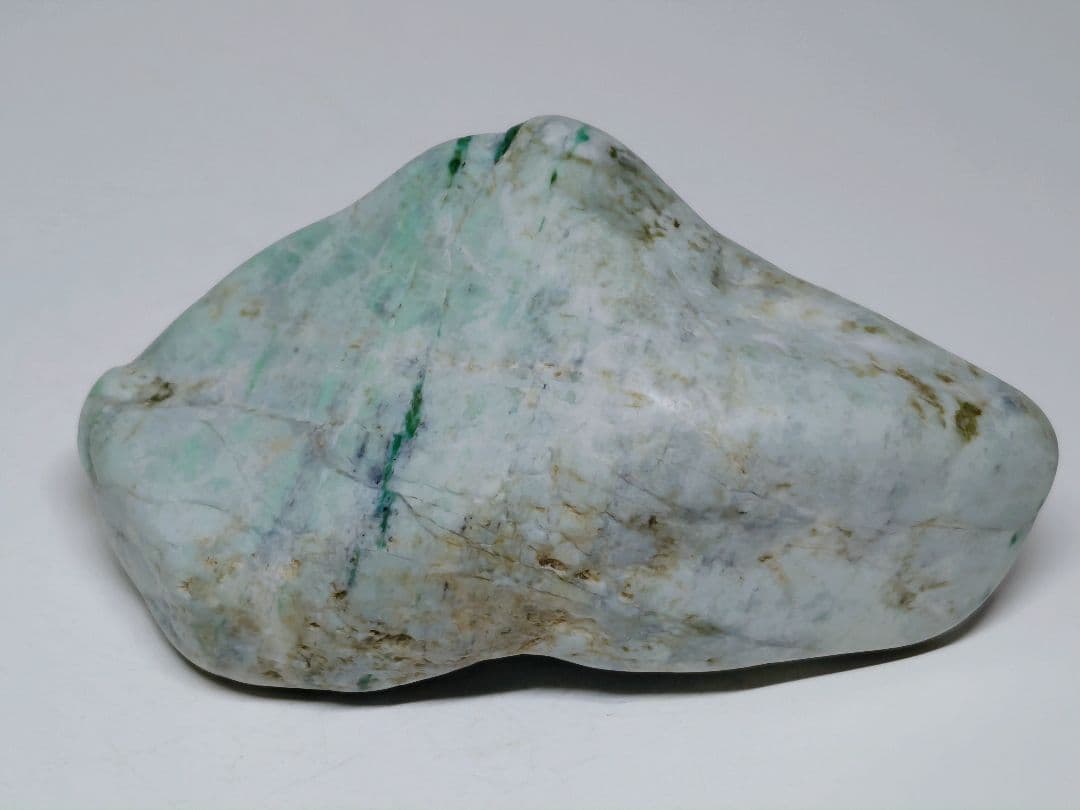 ミント緑 443g 翡翠 ヒスイ 原石 鑑賞石 自然石 誕生石 鉱物 鉱石 水石