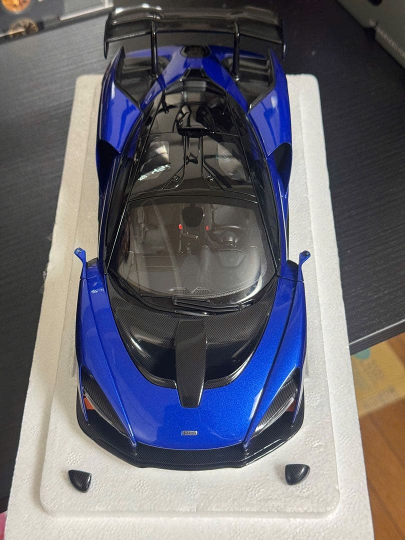 オートアート　McLaren Sennaマクラーレン・セナ1/18