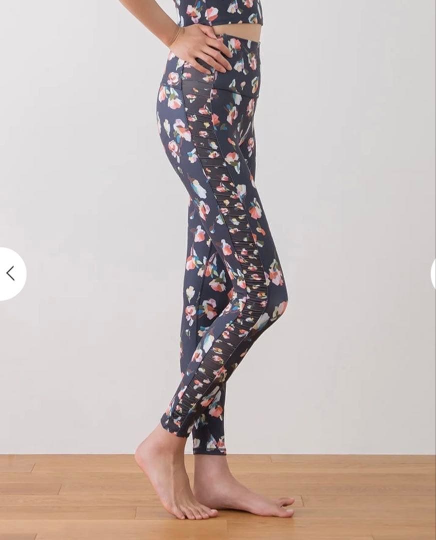 新品未使用！LAVA SUKALAローズプリントレギンスSサイズ