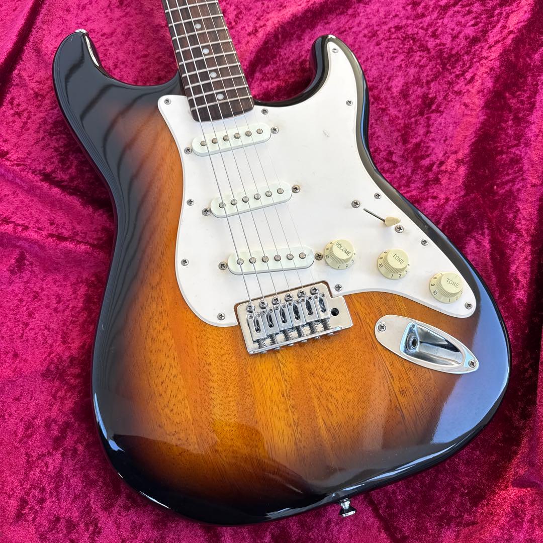美品 メンテ済 Squier BULLET STRATOCASTER 3TS