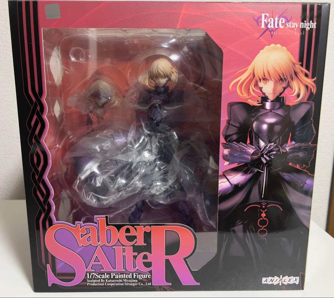 セイバーオルタ 1/7スケールフィギュア