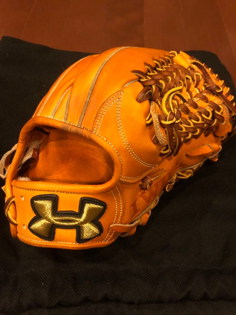 Under Armour 硬式グローブ