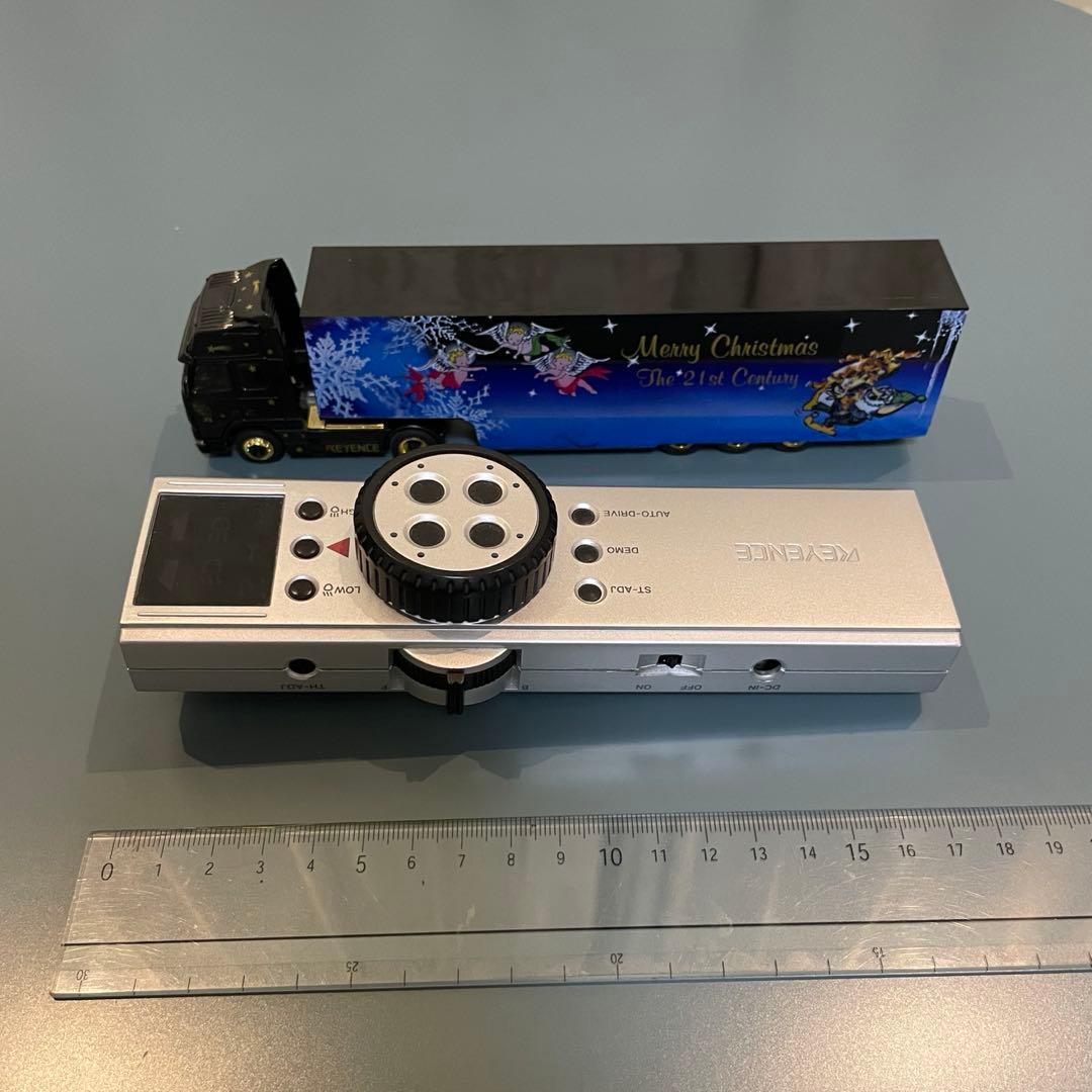 キーエンス　デスクランナー　クリスマスバージョン