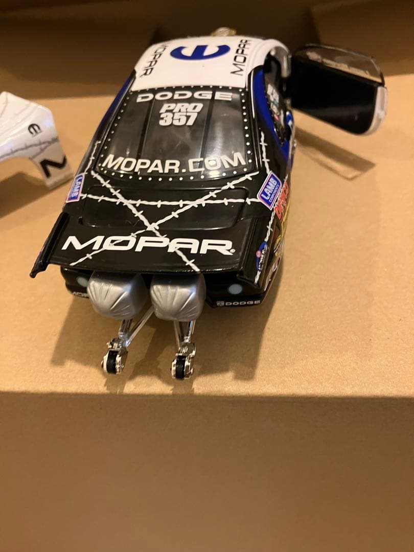 ミニカー　ファニーカー　ドラッグレース 1/24サイズ　モパー　MOPAR