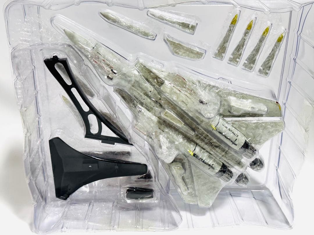 Calibre Wings 1/72 ROBOTECH F-14 限定版