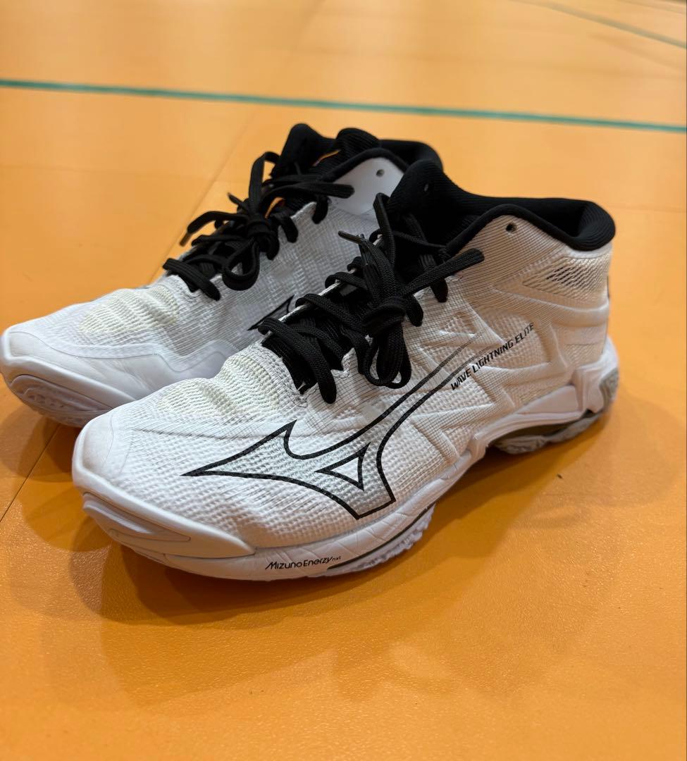 Mizuno バレーボール シューズ 24cm 最新モデル　2、3回のみ使用