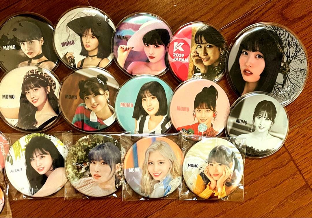 TWICE モモ 缶バッジ セット