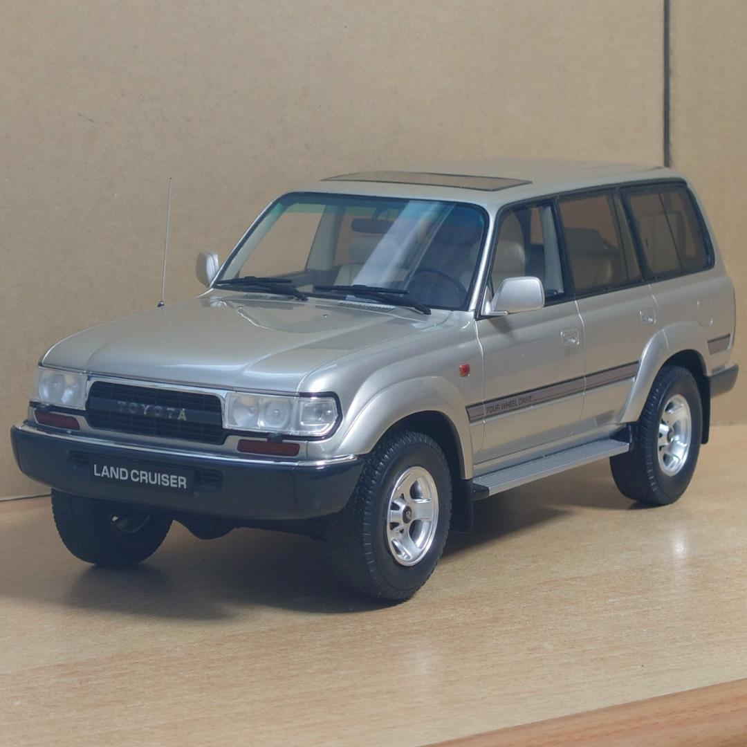 1/18 トヨタ ランドクルーザー HDJ80 1992 (ベージュ) 限定生産