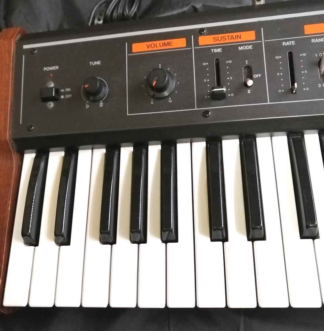 Roland ローランド　電子ピアノ　キーボード EP-09