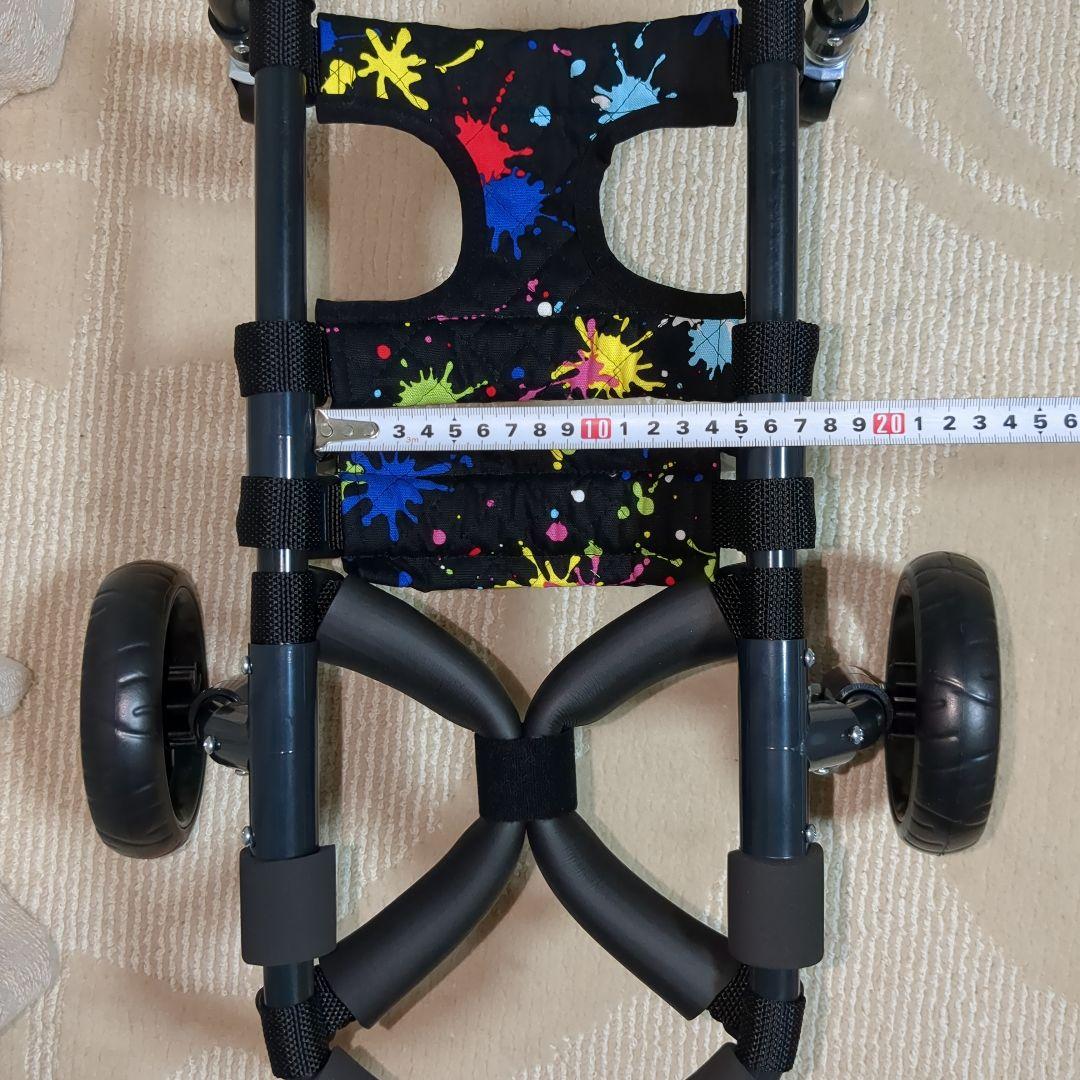 ワンちゃん4輪　リハビリ　食事補助　犬用車椅子　床ずれ防止　犬の歩行器