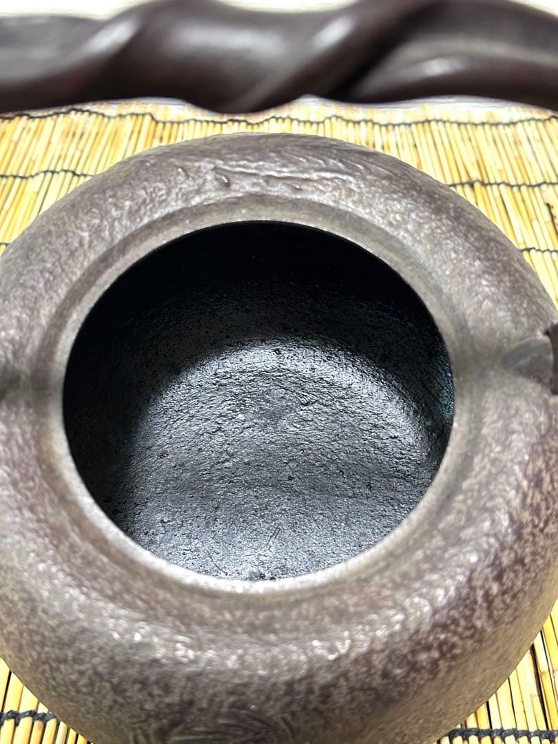 新品、付属品付　南部金狐堂　捻鉉姥口１５型龍文様　南部鉄瓶　南部鉄器　鉄瓶