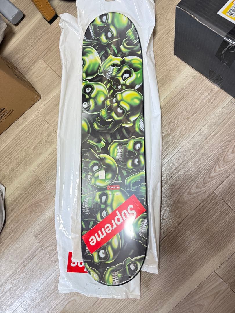 Supreme スケートボードデッキ グリーン骸骨デザイン