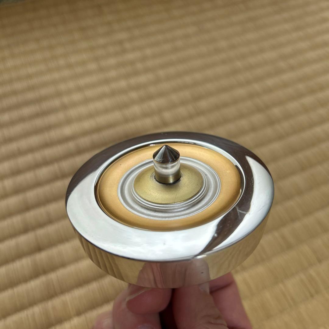 金工家作 純銀製独楽置物　ガラスケース付駒の銀