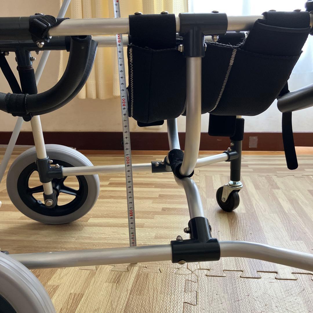 犬用車いす 中型犬用　クララワークス　高さ調整可能