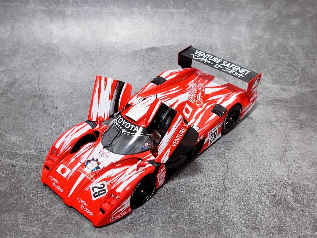 ミニカー AUTOart 1/18 TOYOTA GT-ONE TS020 #29