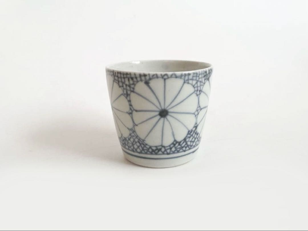 骨董　アンティーク　古伊万里　染付　氷割菊文様　蕎麦猪口