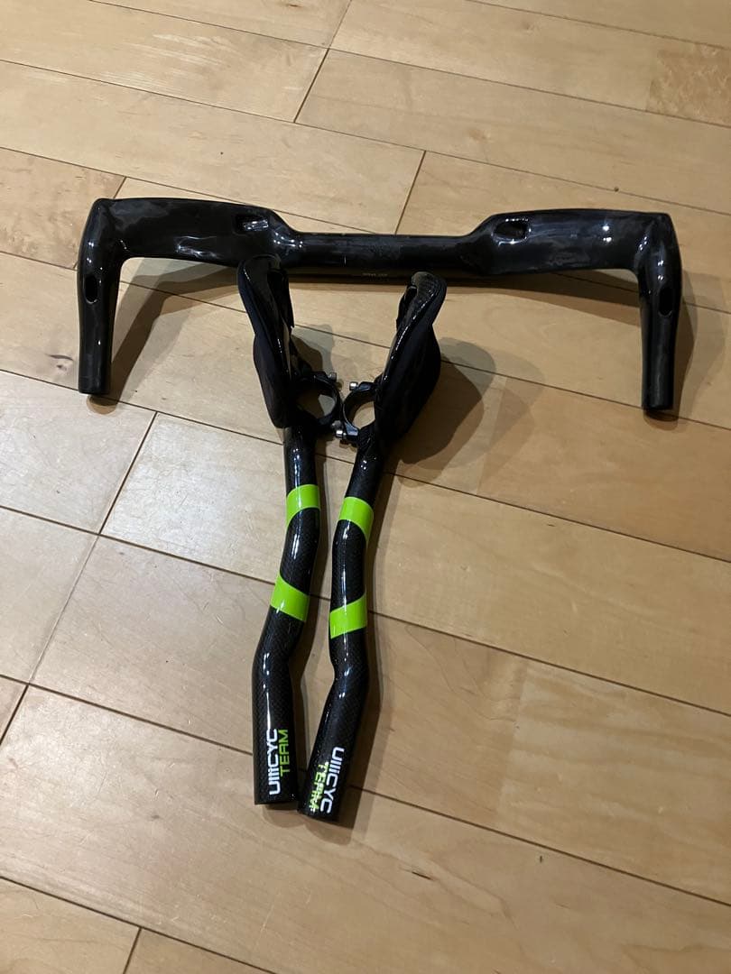 カーボン　エアロ TTタイプブルホーン　レストハンドルバー