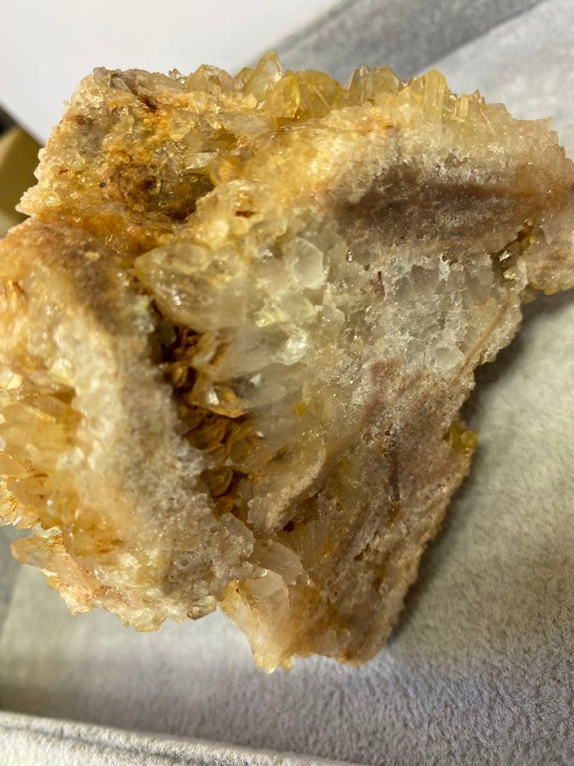 T1014スパングル★特価★シトリンクォーツ　キラキラ原石大きめクラスター