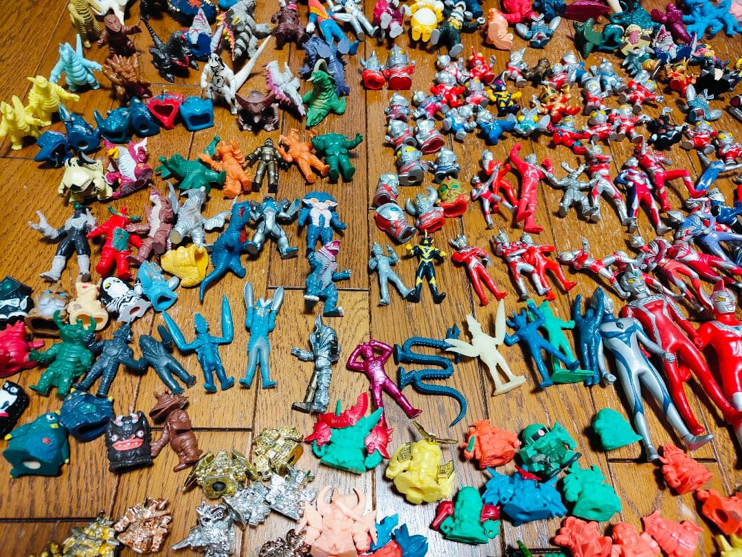 ウルトラマン 怪獣 ソフビ ガン消し 仮面ライダー フィギュア まとめ 大量