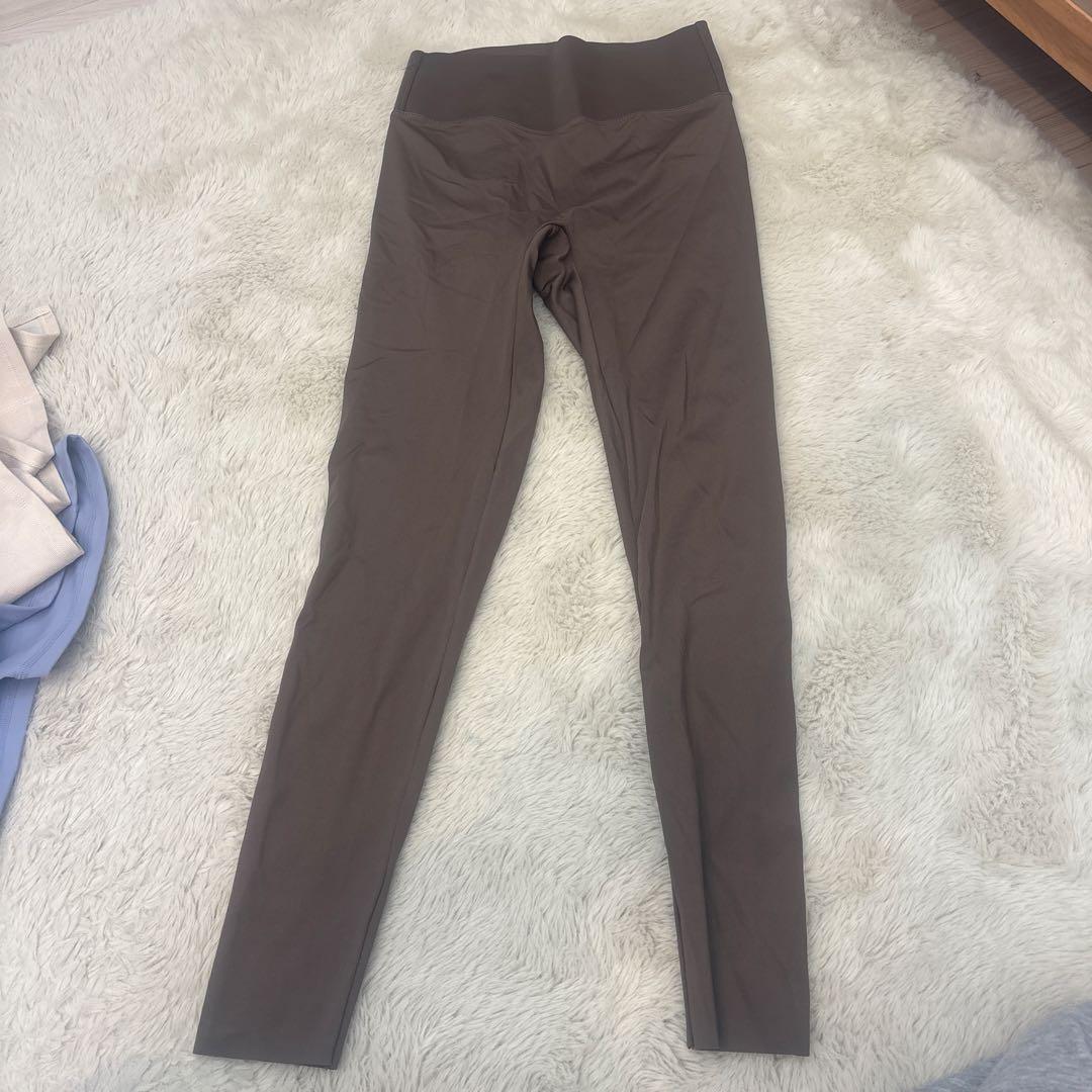 ベージュ ヨガウェア Mサイズ