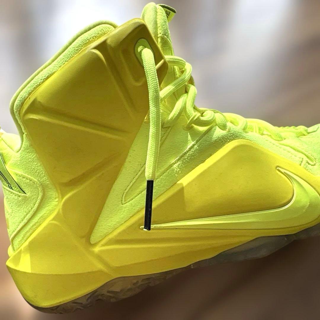 NIKE レブロン LEBRON 12 EXTボルト　イエロー