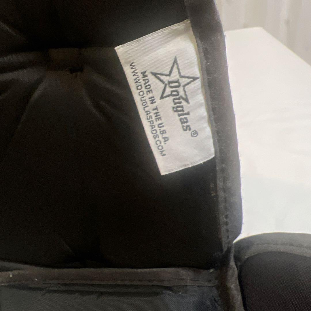 DOUGLAS製　25 XSショルダーパッド　サイズ16-17インチ