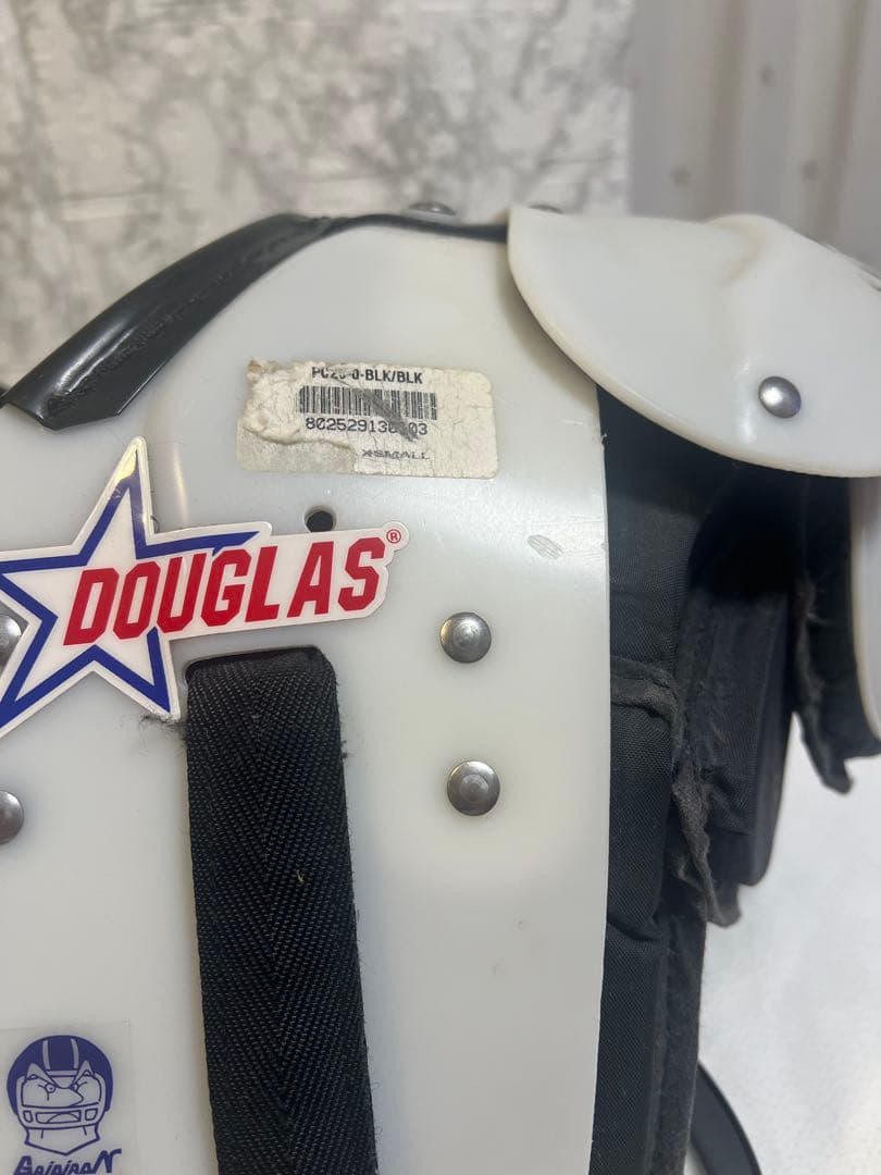 DOUGLAS製　25 XSショルダーパッド　サイズ16-17インチ