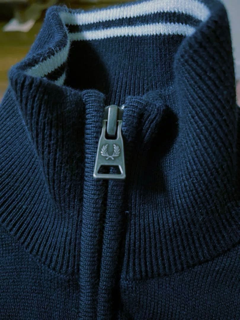 ブラックフライデー　FRED PERRY ジップアップ セーター
