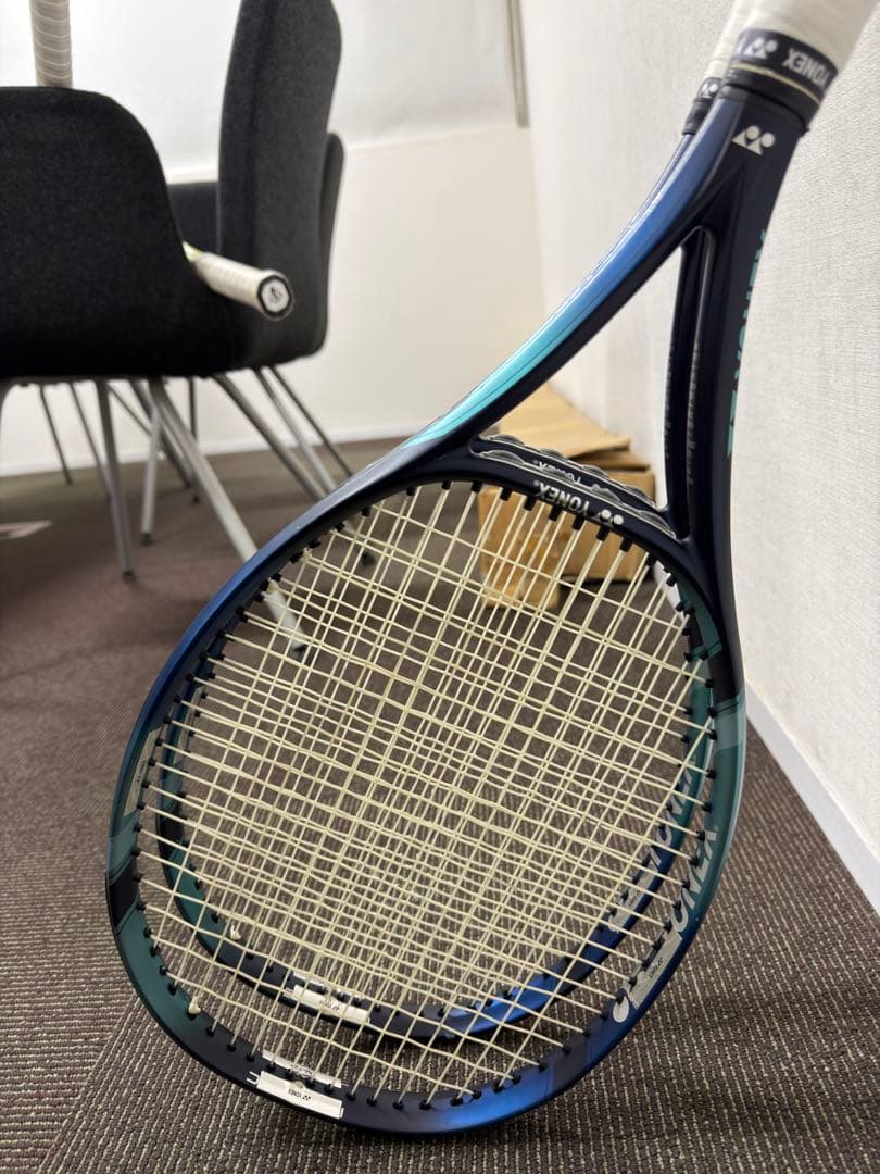 YONEX イーゾーン100L