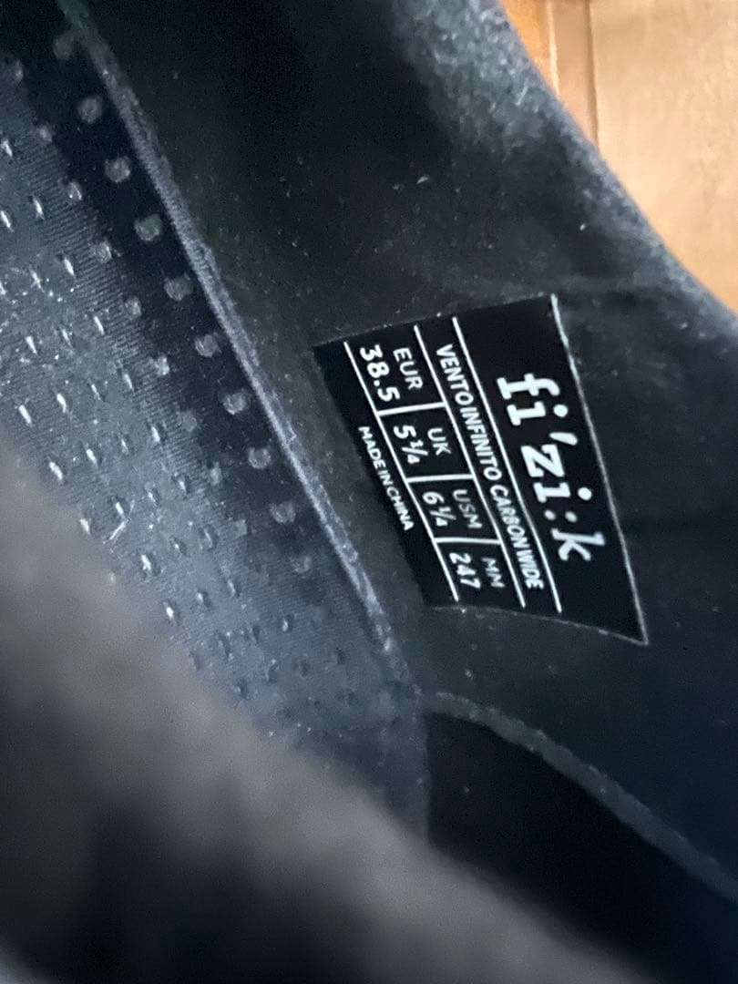 ウェア fizik VENTO INFINITO CARBON 2 WIDE 38.5