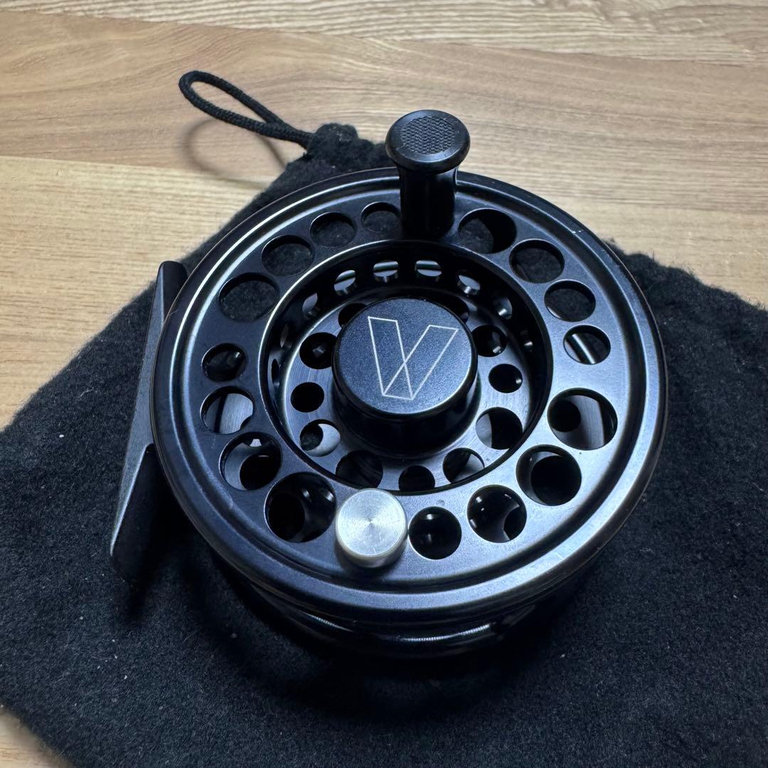 VARIVAS Surface System フライリール ブラック