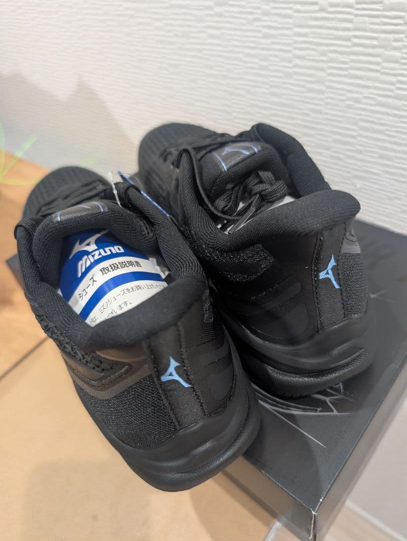 世界７７７足限定モデル　ミズノ　ウェーブエクシードツアー７　２７cm　新品