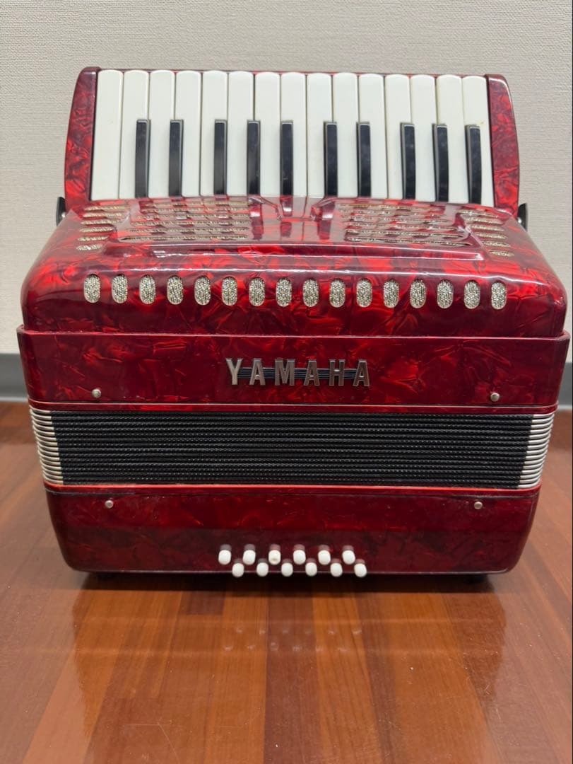 YAMAHA 赤 アコーディオン 25鍵盤