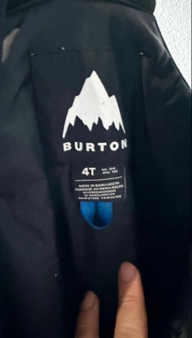！！yu⭐︎です！！Burton 子ども用スノーボードウェアセット　4T