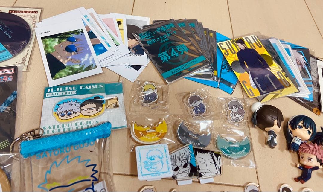 呪術廻戦 五条悟 夏油傑 他。まとめ売り 缶バッジ アクリルスタンド 約200点