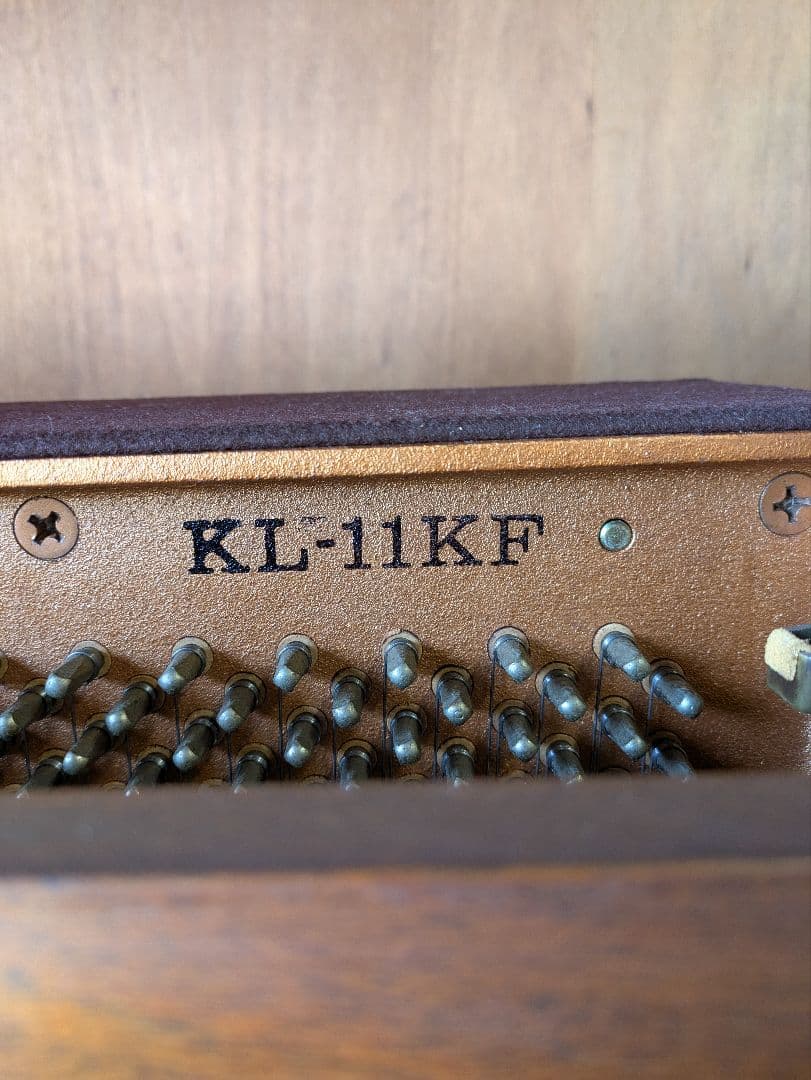 KAWAI　アップライトピアノ　KL-11KF