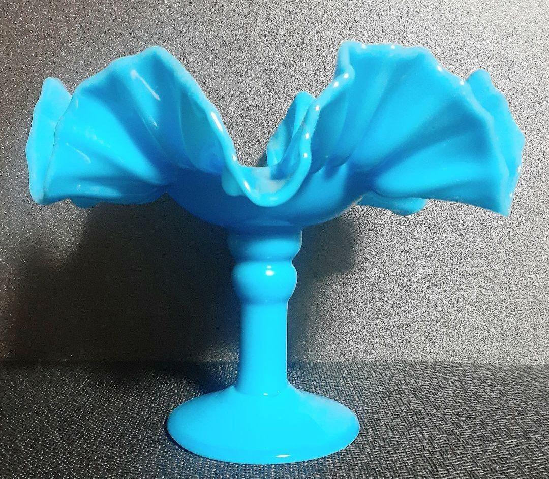 1900年代頃　ヨーロッパアンティーク　吹きガラス　青被せ　フリルコンポート