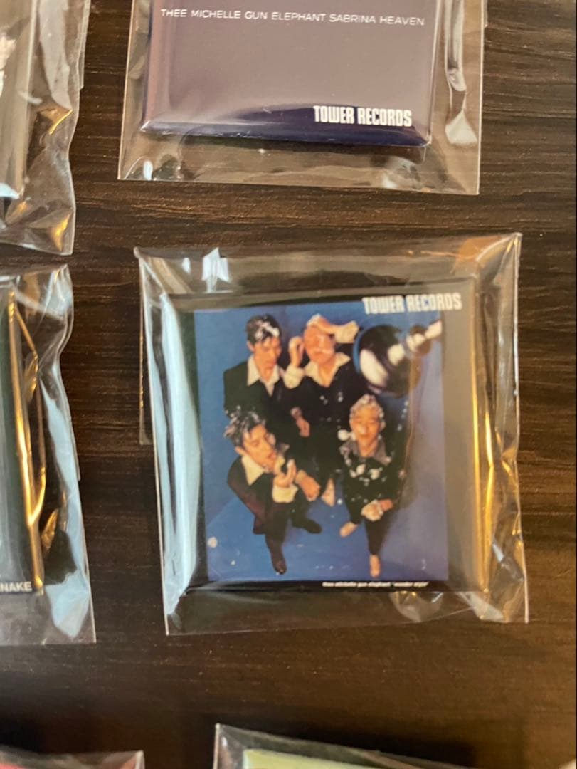 thee michelle gun elephant9作品ジャケット柄ピンバッジ