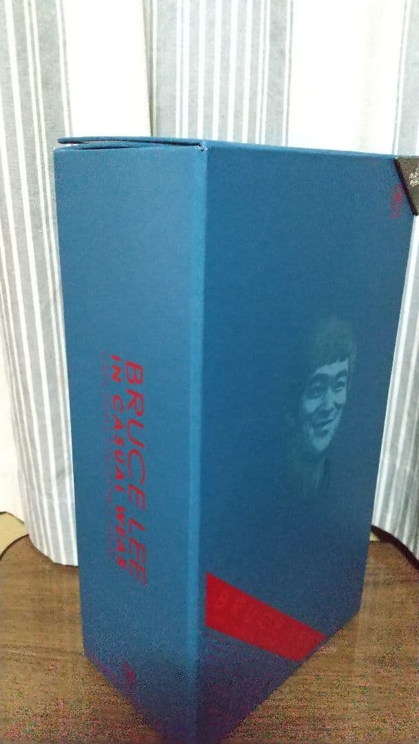 最終値下げ！美品　廃盤　HOT TOYS　マイコン　ブルース・リー カジュアル版