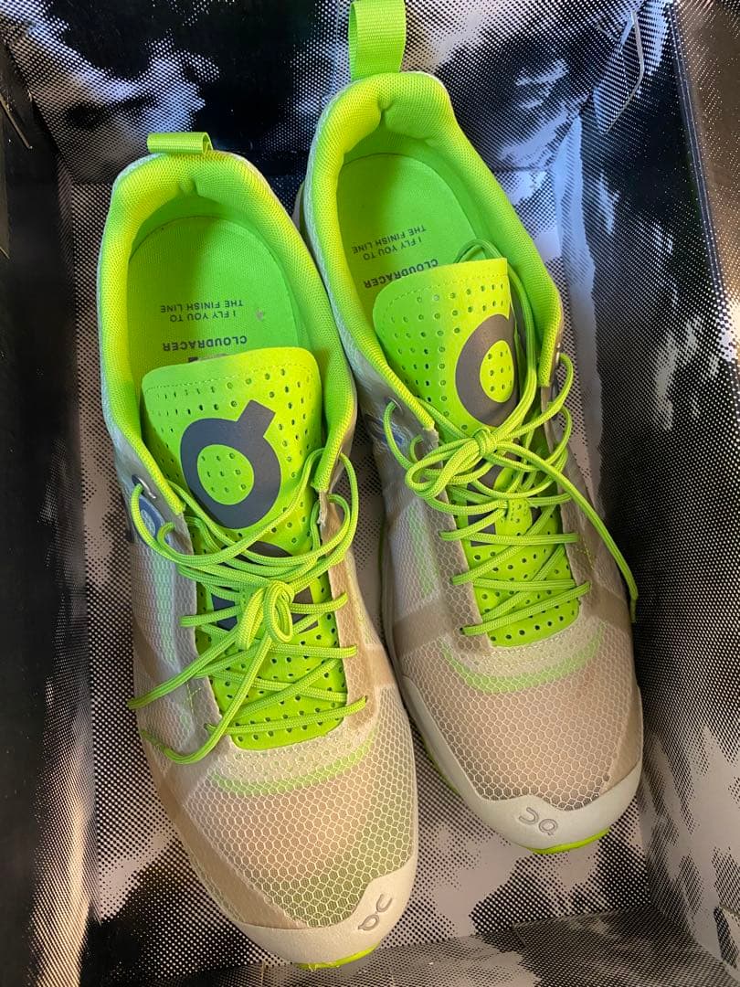 On (新品) Clouds racer ( 30 cm)