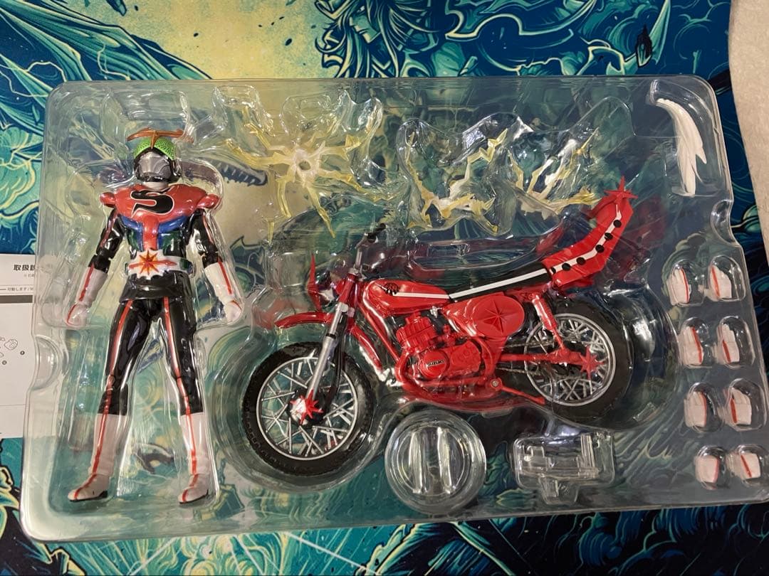 期間限定価格　S.H.Figuarts仮面ライダーストロンガー＆カブトローセット