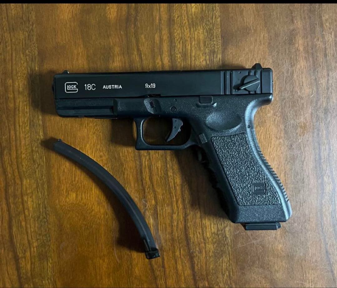 美品　東京マルイ　カスタム品　グロック18C 金属ピニオン　墨入れ　スペマガジン